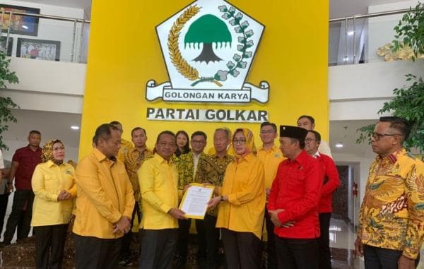 Sempat Menolak, Kini Bahlil Berubah Pikiran dan Dukung Airin Maju Jadi Cagub Banten Sempat Menolak, Kini Bahlil Berubah Pikiran dan Dukung Airin Maju Jadi Cagub Banten
