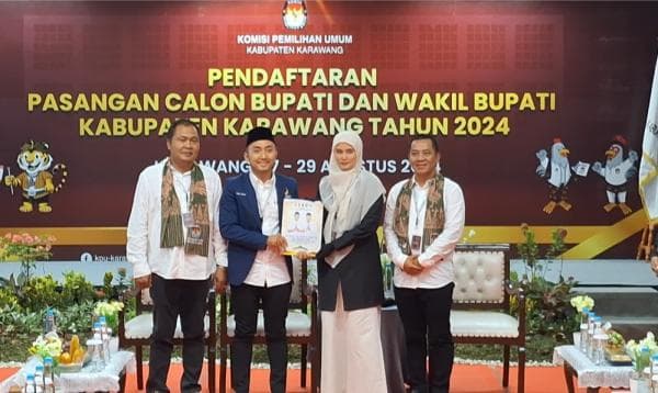 Jadi Pendaftar Pertama, Aep-Maslani Minta Restu Masyarakat Nyalon Bupati dan Wakil Bupati Karawang Jadi Pendaftar Pertama, Aep-Maslani Minta Restu Masyarakat Nyalon Bupati dan Wakil Bupati Karawang