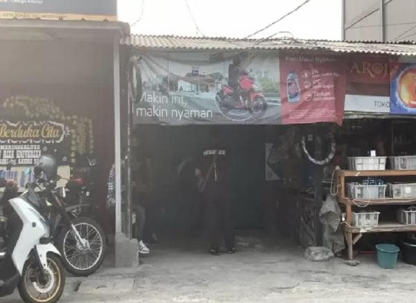 Cerita di Balik Penangkapan Terduga Teroris di Bekasi Timur, 2 Bulan Rumah Dipantau Densus 88 Cerita di Balik Penangkapan Terduga Teroris di Bekasi Timur, 2 Bulan Rumah Dipantau Densus 88