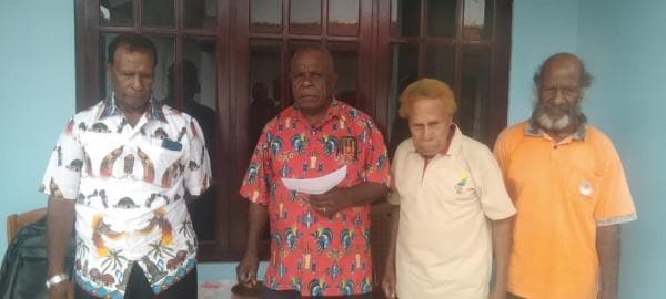 Dewan Adat Suku Besar Moi Tegas Tolak Rekomendasi Ketua LMA Malamoi Kepada AFU Sebagai Cagub PBD Dewan Adat Suku Besar Moi Tegas Tolak Rekomendasi Ketua LMA Malamoi Kepada AFU Sebagai Cagub PBD