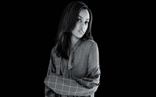 Makna Lagu Dandelions - Ruth B Lengkap dengan Terjemahannya Makna Lagu Dandelions - Ruth B Lengkap dengan Terjemahannya