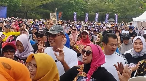 Ribuan Warga Meriahkan Senam Gembira HY di Taman Lokasana Ciamis Ribuan Warga Meriahkan Senam Gembira HY di Taman Lokasana Ciamis