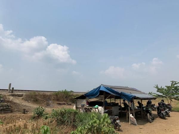 Cerita Saksi soal Perilaku Janggal Korban Tewas Kecelakaan Maut Kereta Api Fajar Utama di Karawang Cerita Saksi soal Perilaku Janggal Korban Tewas Kecelakaan Maut Kereta Api Fajar Utama di Karawang