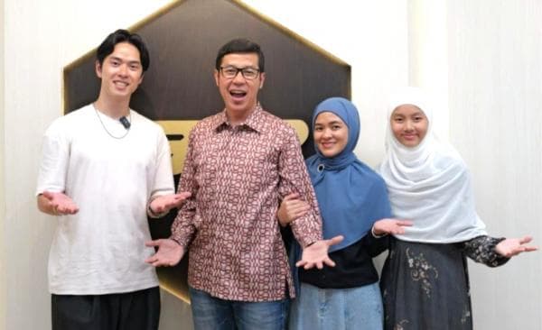 Influencer Jepang Navito Halal Kunjungi Indonesia dan Tertarik Bisnis Propolis Influencer Jepang Navito Halal Kunjungi Indonesia dan Tertarik Bisnis Propolis