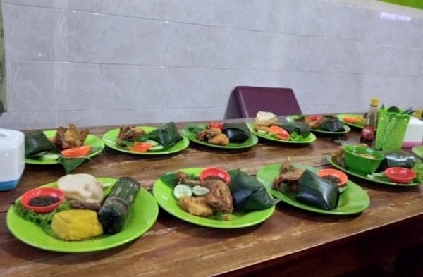 Kuliner di Pamulang Menggoda, Ada Soto Bu Tjondro Komplet hingga Dodol Cilenggang Kuliner di Pamulang Menggoda, Ada Soto Bu Tjondro Komplet hingga Dodol Cilenggang