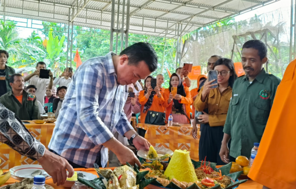 Al Haris Hadiri Peringati Hari Tani Bersama SPI Jambi Al Haris Hadiri Peringati Hari Tani Bersama SPI Jambi
