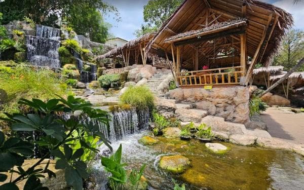 10 Tempat Makan di Bogor, Mau Lesehan atau Restoran Menu Tetap Sajian Sunda 10 Tempat Makan di Bogor, Mau Lesehan atau Restoran Menu Tetap Sajian Sunda