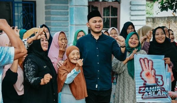 Ibu-Ibu Perwiridan Mangkai Baru Histeris, Aslam Kita Akan Lanjutkan Pembangunan Tertunda Dengan 8 Pr Ibu-Ibu Perwiridan Mangkai Baru Histeris, Aslam Kita Akan Lanjutkan Pembangunan Tertunda Dengan 8 Pr