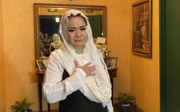 Si Burung Camar Vina Panduwinata Ngaku Merasa Bersalah dengan Marissa Haque, Ada Masalah Apa? Si Burung Camar Vina Panduwinata Ngaku Merasa Bersalah dengan Marissa Haque, Ada Masalah Apa?