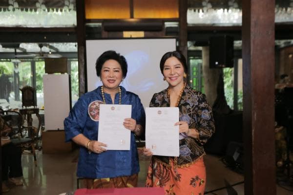 Hari Batik Nasional: Amandari Galery Dukung Kemandirian Perempuan Hari Batik Nasional: Amandari Galery Dukung Kemandirian Perempuan
