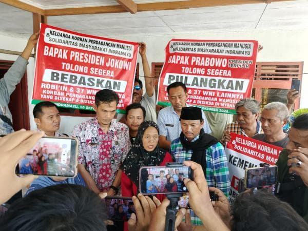 Istri Korban TPPO Berharap Presiden Jokowi Dapat Pulangkan Robiin dan 37 WNI Lainnya dari Myanmar Istri Korban TPPO Berharap Presiden Jokowi Dapat Pulangkan Robiin dan 37 WNI Lainnya dari Myanmar