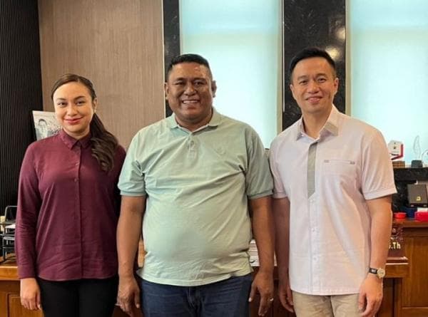Pesan Ketua Sinode GMIT untuk dr.Chris Widodo-Serena Francis, Kelola Sampah dan Berdayakan Anak Muda Pesan Ketua Sinode GMIT untuk dr.Chris Widodo-Serena Francis, Kelola Sampah dan Berdayakan Anak Muda