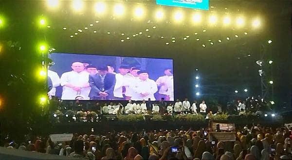 Gus Iqdam Hipnotis Ribuan Jamaah di Kalipepe Land Gus Iqdam Hipnotis Ribuan Jamaah di Kalipepe Land