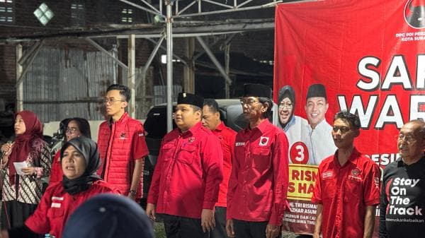 PDI Perjuangan Surabaya Kampanye Risma-Gus Hans dan Eri-Armuji, Dukungan Warga Kampung Mengalir PDI Perjuangan Surabaya Kampanye Risma-Gus Hans dan Eri-Armuji, Dukungan Warga Kampung Mengalir