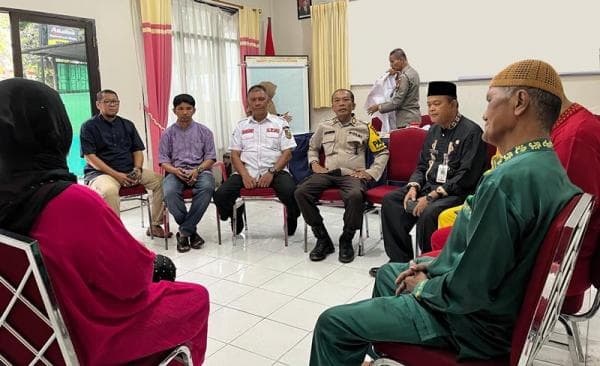 Warga Senepelan Diminta Bisa Menggunakan Hak Pilih Warga Senepelan Diminta Bisa Menggunakan Hak Pilih