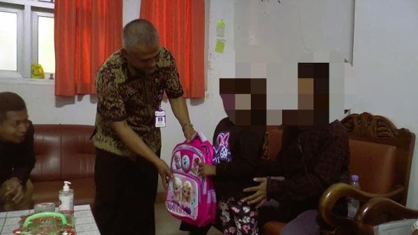 Bocah Korban Pencabulan Guru di Grobogan Dibawa Ke RSUD untuk Terapi Trauma Healing Bocah Korban Pencabulan Guru di Grobogan Dibawa Ke RSUD untuk Terapi Trauma Healing