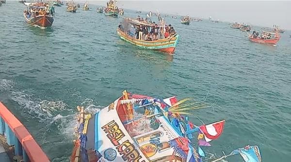Nelayan Blanakan Gelar Tradisi Ruat Laut sebagai Wujud Syukur atas Hasil Tangkapan Melimpah Nelayan Blanakan Gelar Tradisi Ruat Laut sebagai Wujud Syukur atas Hasil Tangkapan Melimpah