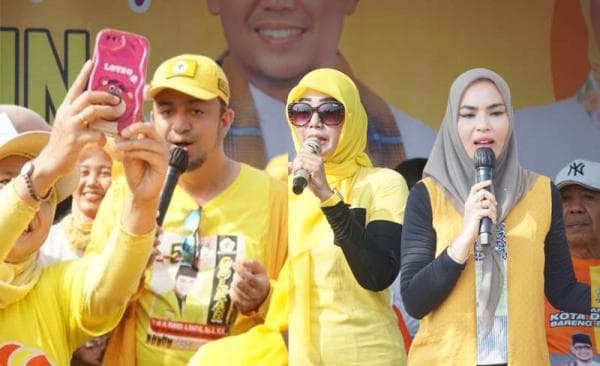 Ampuh Gaet Dukungan Warga Depok, Kampanye dr. Ririn Meriah bak Konser Dangdut Ampuh Gaet Dukungan Warga Depok, Kampanye dr. Ririn Meriah bak Konser Dangdut