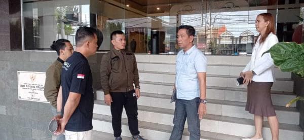 Digerebek Bawaslu, Pertemuan Paguyuban Kades se-Pemalang Bubar Digerebek Bawaslu, Pertemuan Paguyuban Kades se-Pemalang Bubar