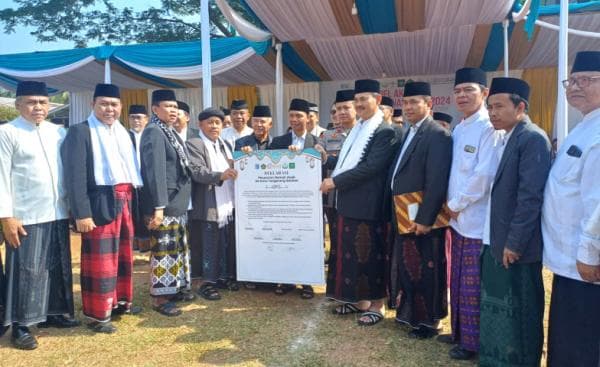 Peringati Hari Santri: 99 Pesantren di Tangsel Deklarasikan Pesantren Ramah Anak Peringati Hari Santri: 99 Pesantren di Tangsel Deklarasikan Pesantren Ramah Anak
