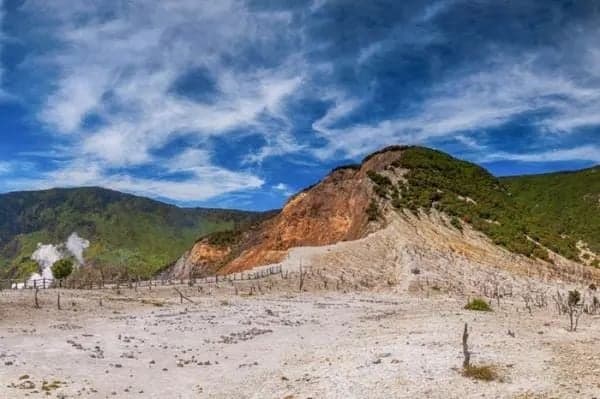 Di Jawa Barat Ada 7 Gunung Tertinggi yang Menjadi Tempat Favorit Para Pendaki Di Jawa Barat Ada 7 Gunung Tertinggi yang Menjadi Tempat Favorit Para Pendaki