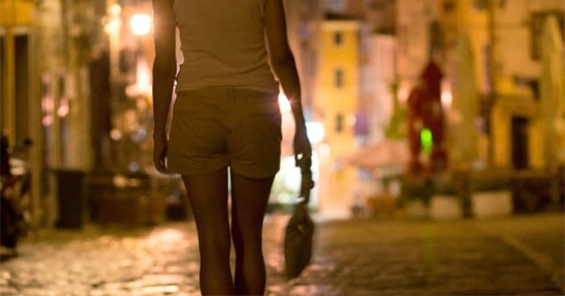 Terjaring Razia Prostitusi, 2 Gadis di Surabaya Dibekali Pelatihan Jahit hingga Bikin Kue Terjaring Razia Prostitusi, 2 Gadis di Surabaya Dibekali Pelatihan Jahit hingga Bikin Kue