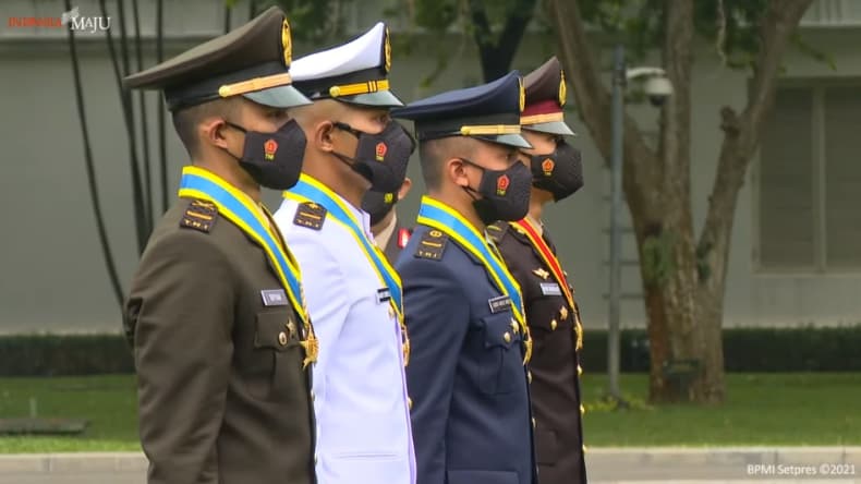 Daftar Lengkap Peraih Adhi Makayasa TNI-Polri 2024 Daftar Lengkap Peraih Adhi Makayasa TNI-Polri 2024