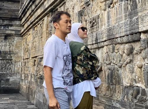 5 Artis Cantik Menikah dengan Sutradara, Nomor 4 Sempat Tak Direstui Orang Tua 5 Artis Cantik Menikah dengan Sutradara, Nomor 4 Sempat Tak Direstui Orang Tua