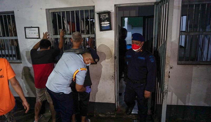 Razia Dadakan di Lapas Lhoksukon, Petugas Temukan Alat Isap Sabu, Ponsel hingga Kondom Razia Dadakan di Lapas Lhoksukon, Petugas Temukan Alat Isap Sabu, Ponsel hingga Kondom