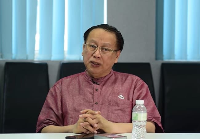 Kisah Sukses Pendiri JNE Djohari Zein, Mualaf Rajin Sedekah yang Mulai Bisnis sejak Sekolah Kisah Sukses Pendiri JNE Djohari Zein, Mualaf Rajin Sedekah yang Mulai Bisnis sejak Sekolah