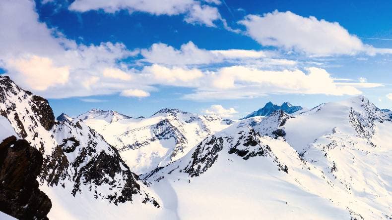 10 Gunung Tertinggi di Indonesia, 3 di Antaranya Ada di Papua 10 Gunung Tertinggi di Indonesia, 3 di Antaranya Ada di Papua