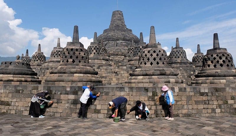 Cukup Bawa Botol Plastik Bekas, Pengunjung Candi Borobudur Diajak Buat Suvenir Go Green Cukup Bawa Botol Plastik Bekas, Pengunjung Candi Borobudur Diajak Buat Suvenir Go Green
