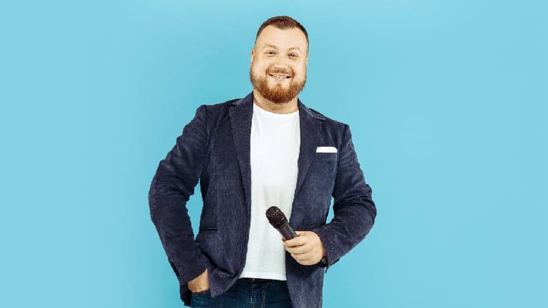 3 Contoh Teks MC Semi Formal, Sukses Memandu Acara dengan Percaya Diri 3 Contoh Teks MC Semi Formal, Sukses Memandu Acara dengan Percaya Diri