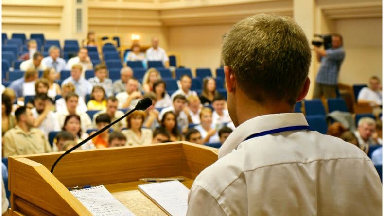 10 Contoh Teks Pidato Persuasif Singkat Berbagai Tema yang Mudah Dipelajari 10 Contoh Teks Pidato Persuasif Singkat Berbagai Tema yang Mudah Dipelajari