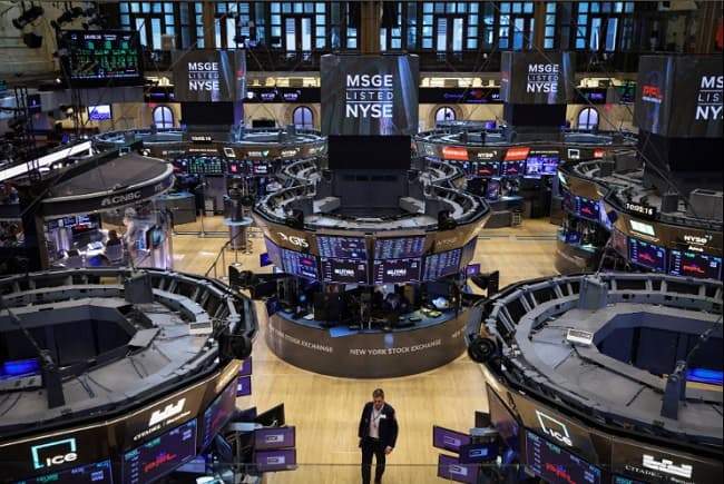 Wall Street Ditutup Menguat Imbas Laporan Tingkat Pengangguran AS Turun di November
