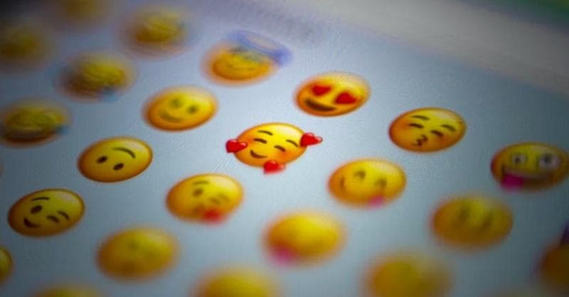 Cara Ubah Emoji Android Jadi iPhone, Gampang Banget! Cara Ubah Emoji Android Jadi iPhone, Gampang Banget!