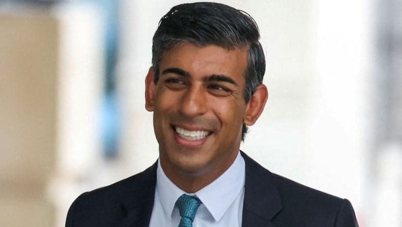 PM Rishi Sunak Bakal Larang Generasi Muda Inggris Beli Rokok PM Rishi Sunak Bakal Larang Generasi Muda Inggris Beli Rokok