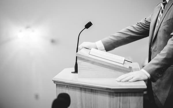 Struktur Teks Pidato, Pengertian dan Bagian-bagiannya Struktur Teks Pidato, Pengertian dan Bagian-bagiannya