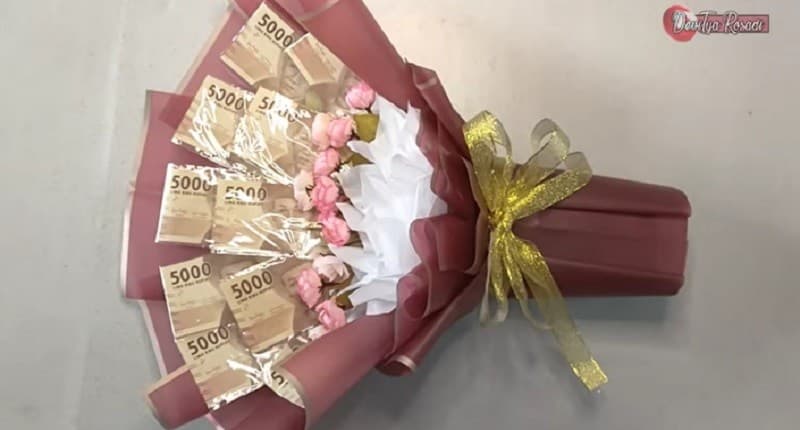 Cara Membuat Buket Uang Simple untuk Kado yang Unik dan Berkesan Cara Membuat Buket Uang Simple untuk Kado yang Unik dan Berkesan