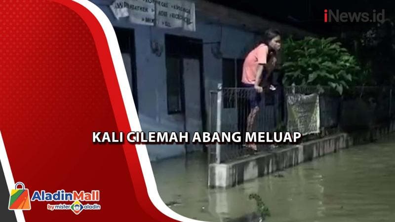 Ratusan Warga Mengungsi di Pinggir Jalan Bekasi Akibat Rumah Terendam Banjir