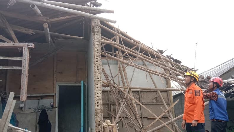 1 Rumah di Ciambar Sukabumi Ambruk akibat Diguncang Gempa, Penghuni Selamat
