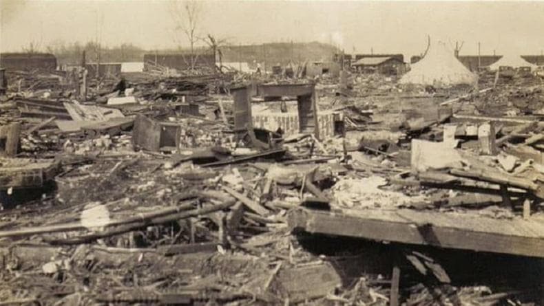 Sejarah 12 Desember : Gempa Flores M7,8 Picu Tsunami 36 Meter, 2.500 Orang Tewas Sejarah 12 Desember : Gempa Flores M7,8 Picu Tsunami 36 Meter, 2.500 Orang Tewas