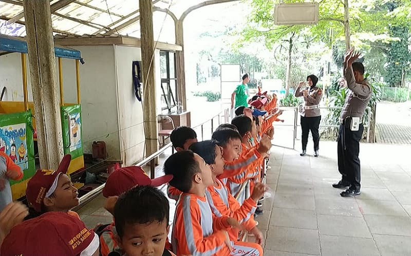 Pascabom Astana Anyar, Ratusan Siswa SD Ikut Trauma Healing di Taman Lalu Lintas Bandung