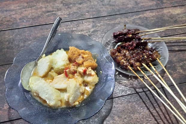 Rekomendasi Kuliner Murah, Sate Kronyos Mbah Gudil Dijamin Bikin Nagih Rekomendasi Kuliner Murah, Sate Kronyos Mbah Gudil Dijamin Bikin Nagih