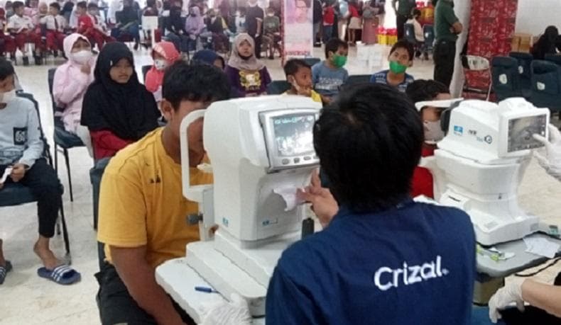 MNC Gelar Pemeriksaan Mata di Korem Wijayakarta, Essilor : Kami Berikan Kacamata Gratis MNC Gelar Pemeriksaan Mata di Korem Wijayakarta, Essilor : Kami Berikan Kacamata Gratis