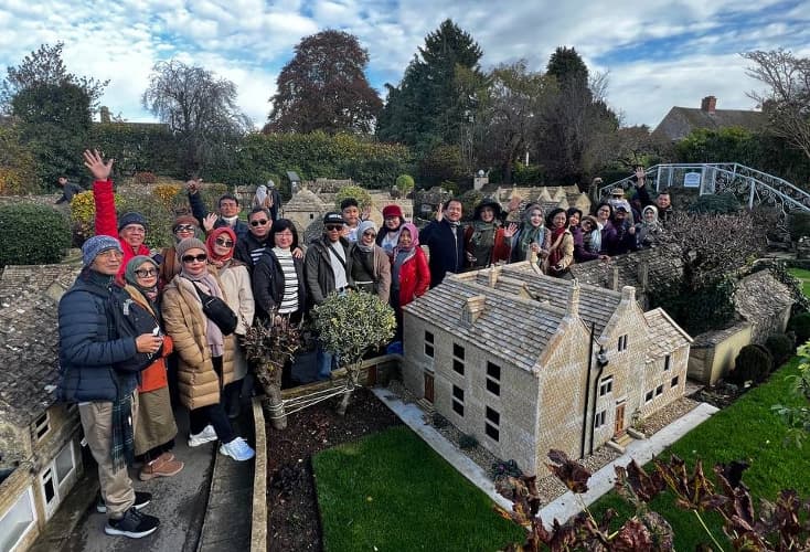Travelling ke Inggris bersama Hakiki Leisure, Kunjungi Stadion hingga Masjid Terkenal Travelling ke Inggris bersama Hakiki Leisure, Kunjungi Stadion hingga Masjid Terkenal