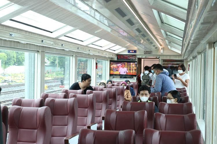 PT KAI Kenalkan Kereta Panoramic, Kaca Lebih Lebar Penumpang Bisa Nikmati Pemandangan PT KAI Kenalkan Kereta Panoramic, Kaca Lebih Lebar Penumpang Bisa Nikmati Pemandangan