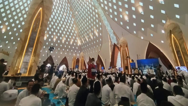 Puji Keindahan dan Kemegahan Masjid Al Jabbar, Ridwan Kamil: Saya Terharu