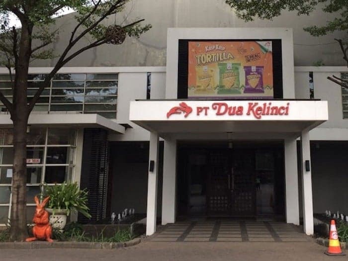 Kisah Sukses Pendiri Dua Kelinci, Dirikan Pabrik untuk Membantu Petani Kacang Tanah Kisah Sukses Pendiri Dua Kelinci, Dirikan Pabrik untuk Membantu Petani Kacang Tanah