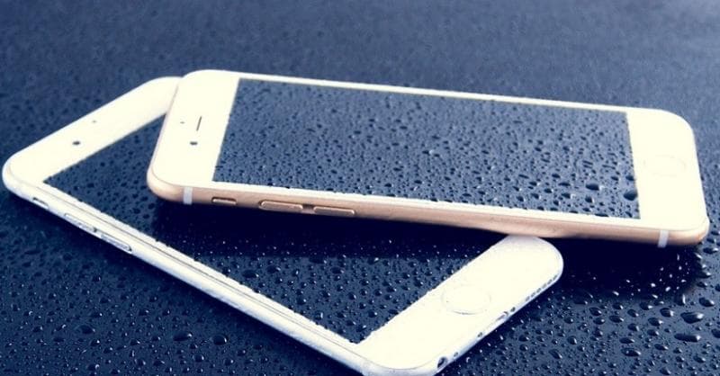 5 Cara Mengatasi Speaker HP Kemasukan Air, Jangan Langsung Digetok-getok! 5 Cara Mengatasi Speaker HP Kemasukan Air, Jangan Langsung Digetok-getok!